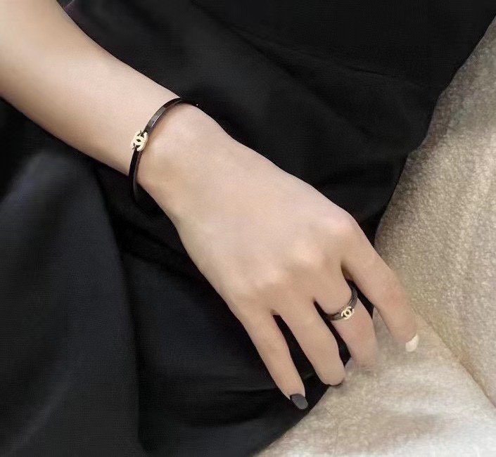 Ch**el bracelets